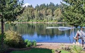 Milwaukie Riverfront Guest House